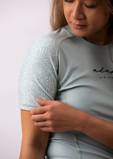 Rashguard Paisley Edition für Damen – Salbei R#010